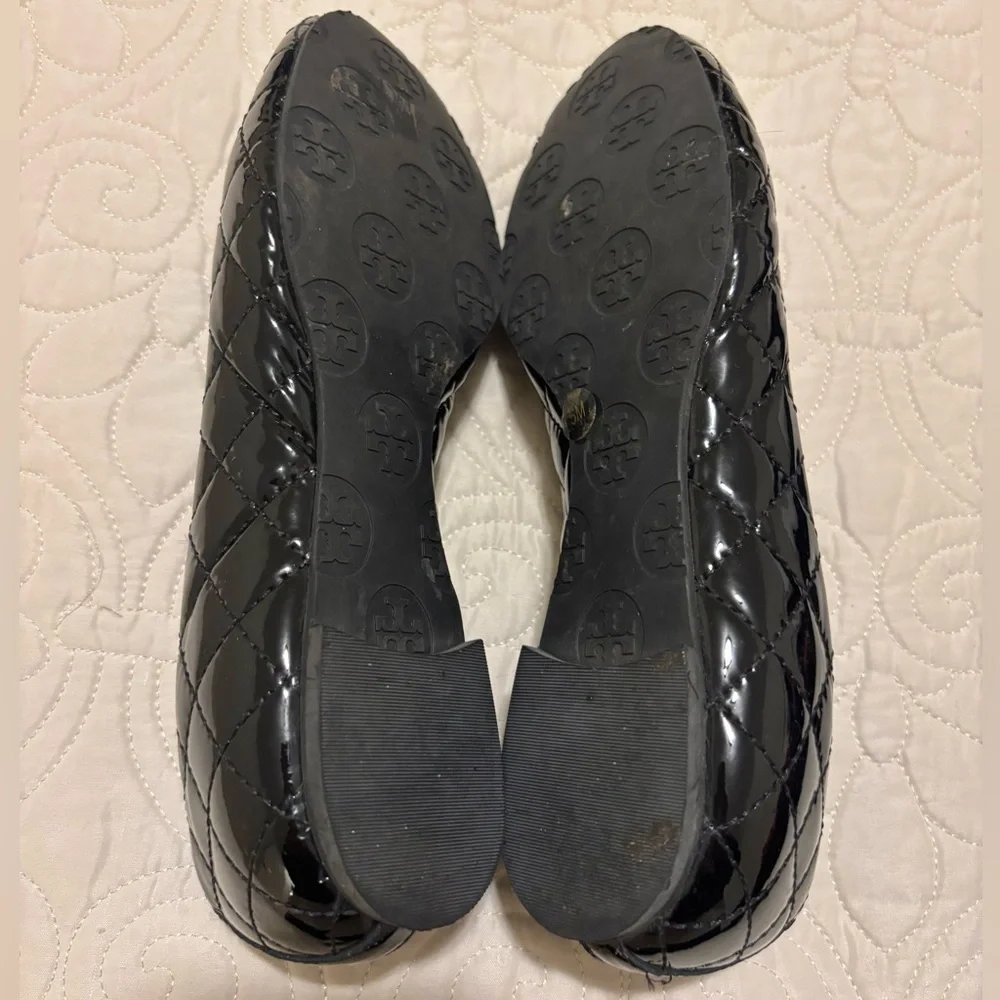 Tory Burch Quinn Black Patent Leather Quilted Ballet Flat Black Gold Logo Size 5